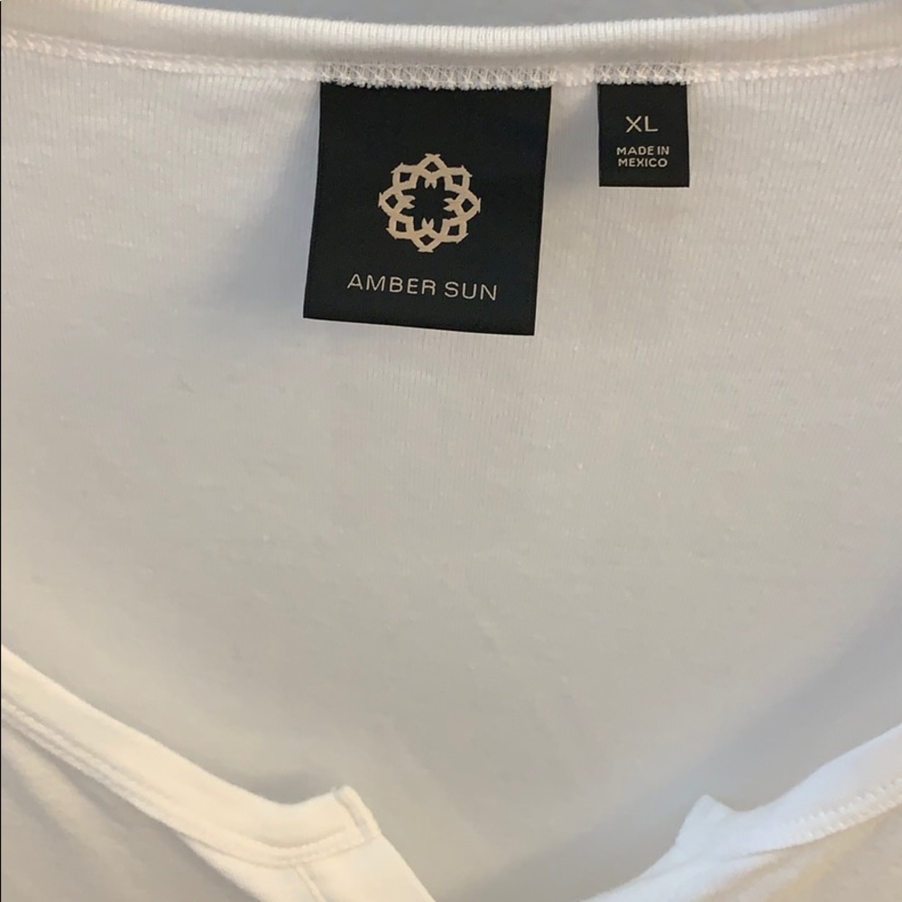Amber Sun White Short Sleeve Top Shirt EUC - Picture 3 of 3